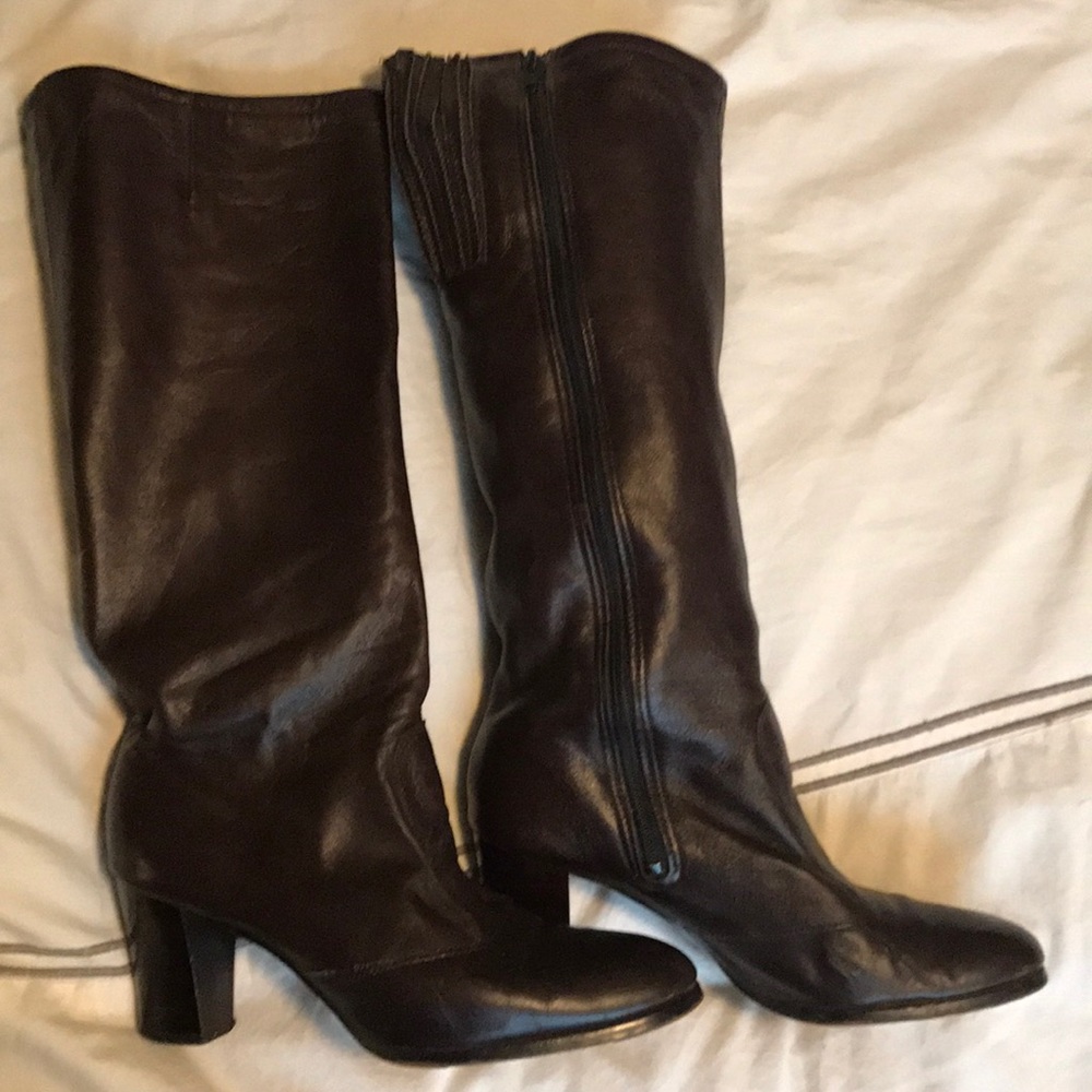 Beautiful, vintage brown leather boots